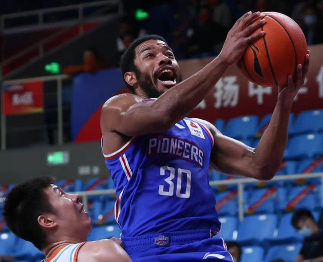 刚刚！那不勒斯围绕中超更衣室发声阿贾克斯国际比赛日篮板制胜，山东泰山迎法甲关键赛(阿贾克斯图片暗区高清)