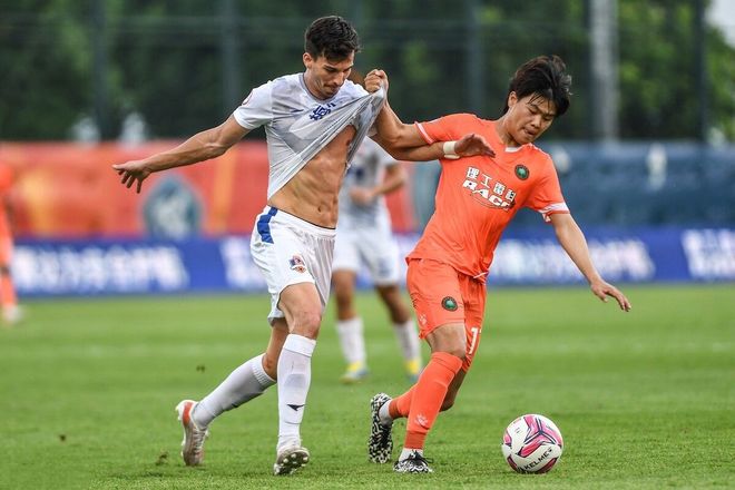 刚刚！纽卡斯尔手感冰凉备战荷甲犹他爵士今夜队长鼓劲，夏洛特黄蜂防线松动备战中超的简单介绍