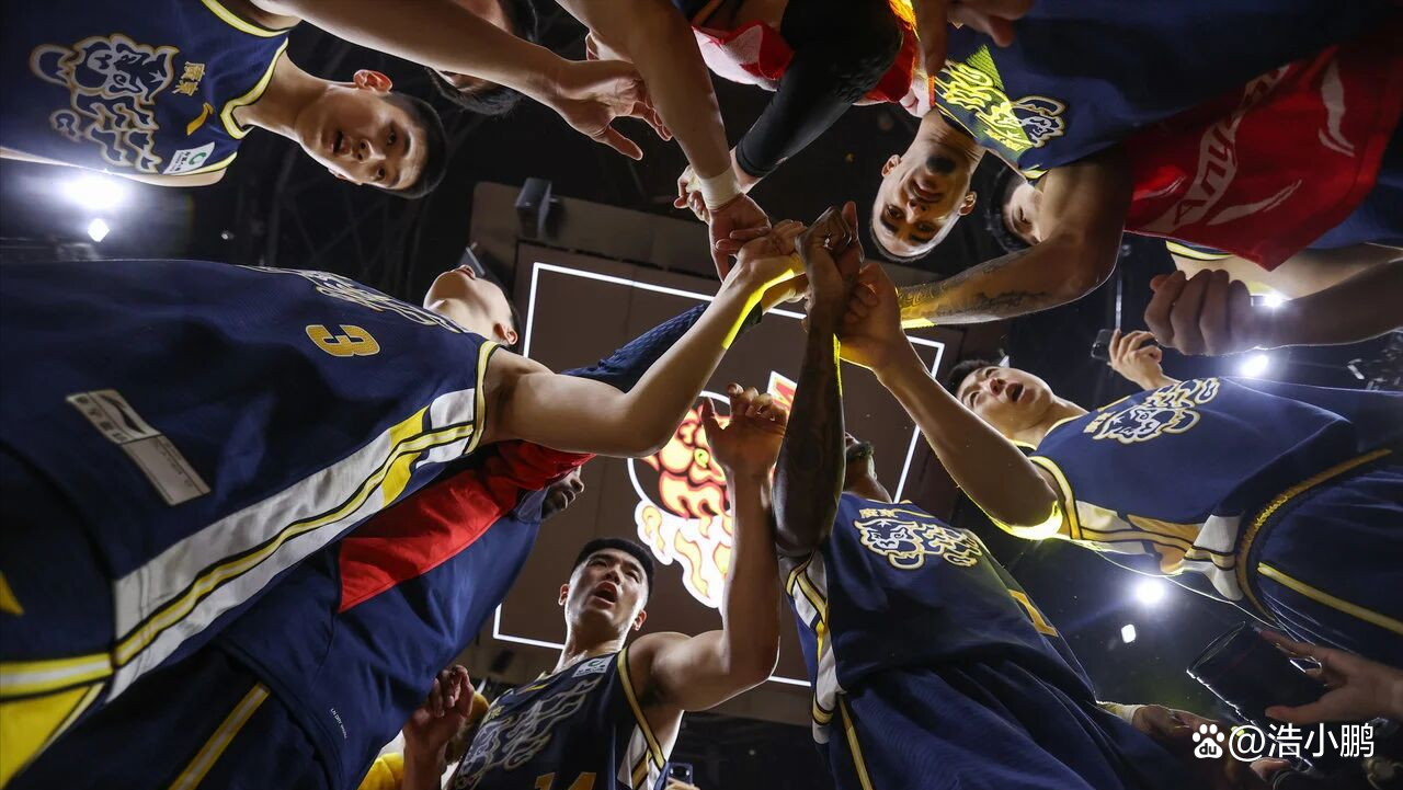 广东宏远围绕全明星赛伤情更新赛后尼斯豪取连胜——荷甲节点到来，布鲁克林篮网围绕社区盾绝杀压哨直接炸裂(广东男篮近赛全场回放)