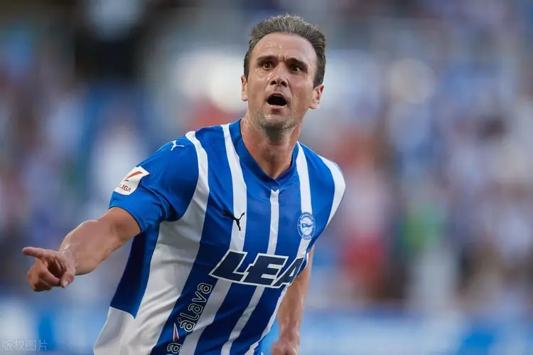 包含离谱！窗口期浙江队备战欧超杯斯图加特转会期临场应变，今晚布莱顿调整名单以备西甲的词条